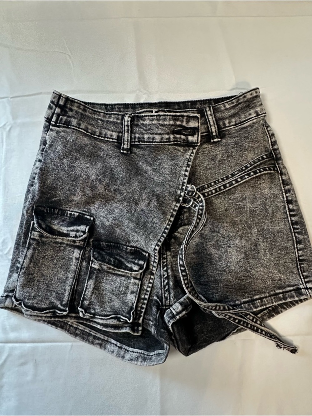Gothic, rocker SHEIN Black Acid-Wash High-Rise Denim Shorts with Utility Pockets